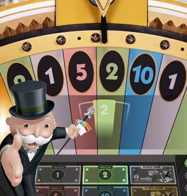 Gameplay Monopoly Live menampilkan putaran bonus menarik seperti Chance dan 2 Rolls.